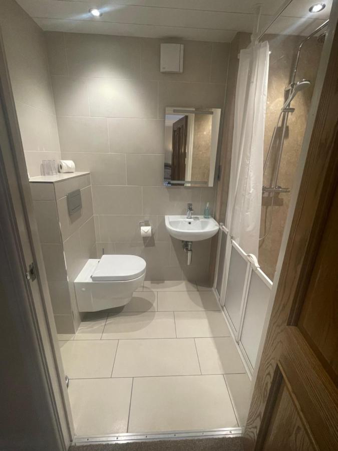 Vane House Bed & Breakfast Озмодърли Екстериор снимка