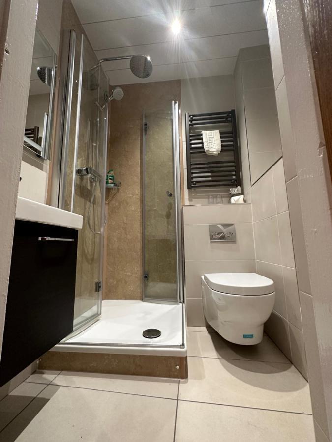 Vane House Bed & Breakfast Озмодърли Екстериор снимка