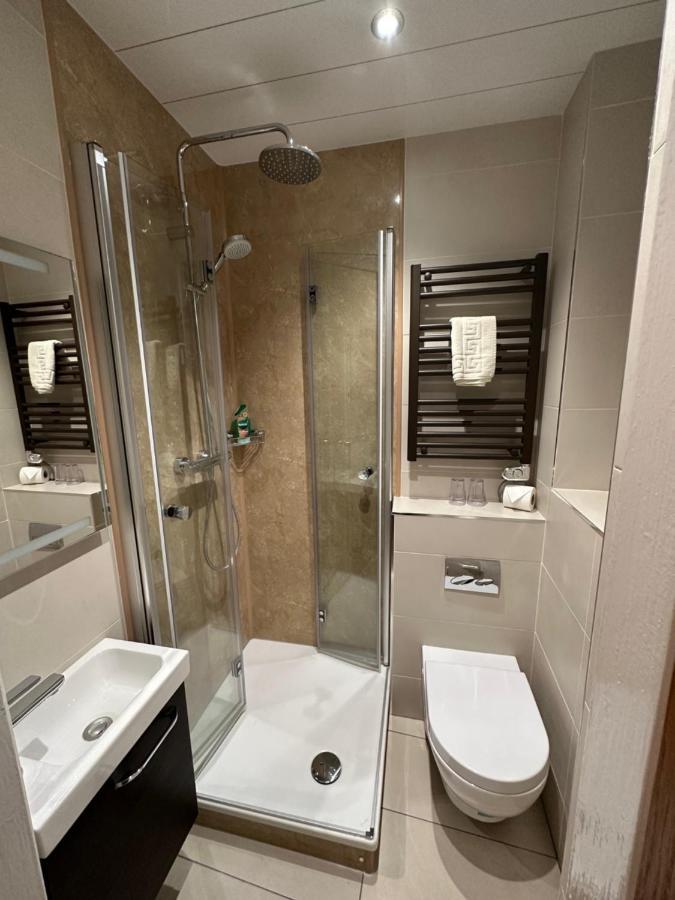 Vane House Bed & Breakfast Озмодърли Екстериор снимка