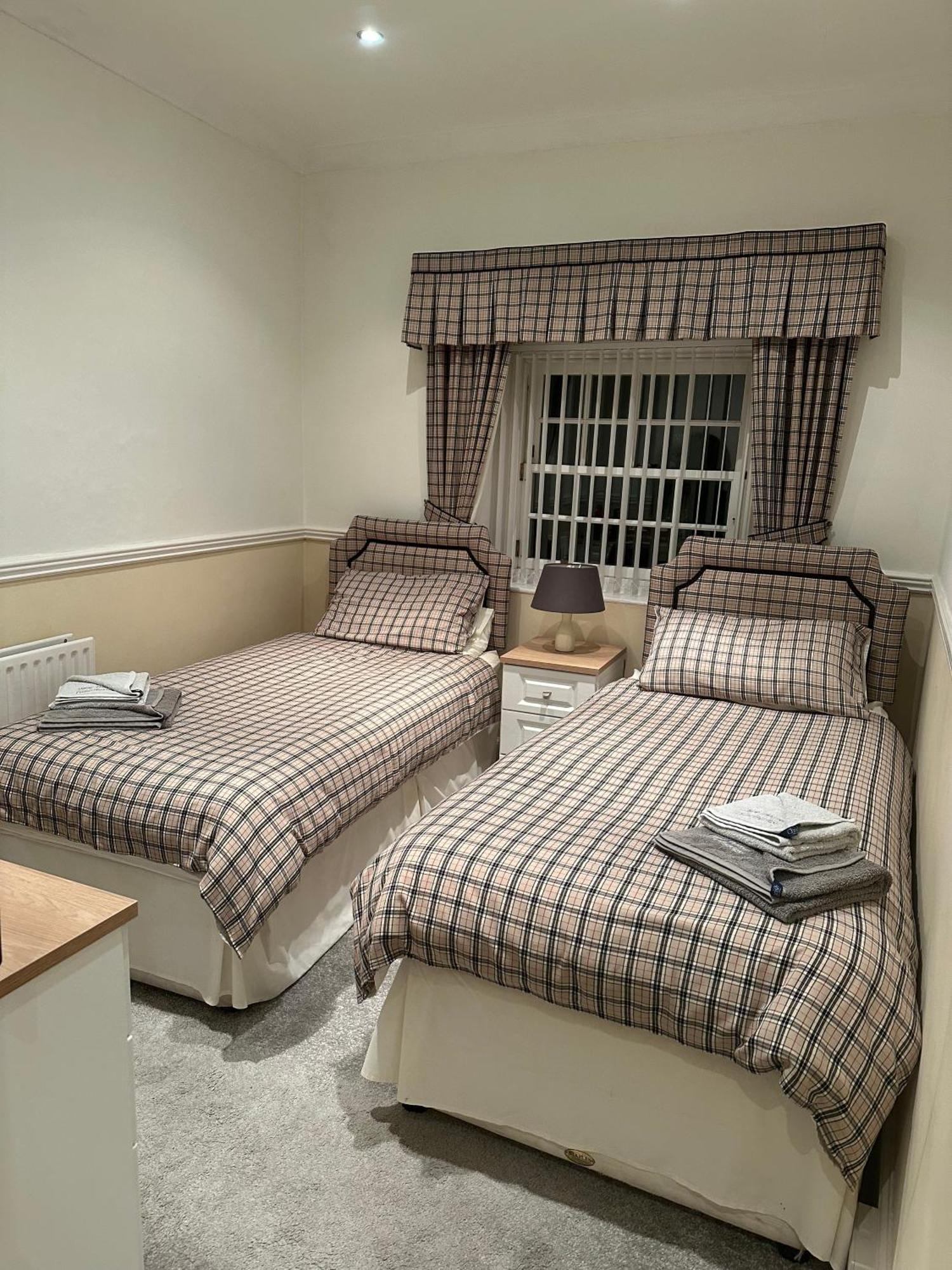 Vane House Bed & Breakfast Озмодърли Екстериор снимка